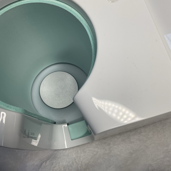 Cricut Mug Press in White and Mint - Picture 5 of 16